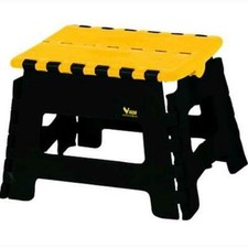 Sgabello salvaspazio multiuso