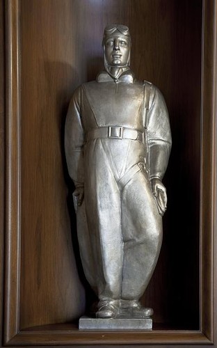 Sculpture air mail - sculpture, pilot,
