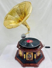 Antico grammofono HMV
