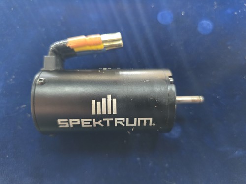 Spektrum firma 2050kv motore - spektrum,
