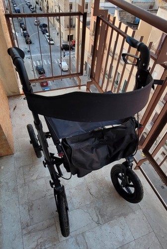Rollator deambulatore