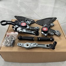  Set poggiapiedi posteriore