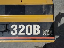 CATERPILLAR Escavatore 320B Cofano