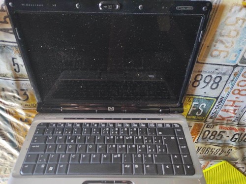 Pavilion dv2000 laptop - hp,