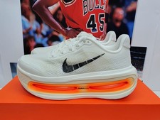 Nike Vomero Premium Sail