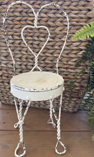 Sedia vintage rustica bianca