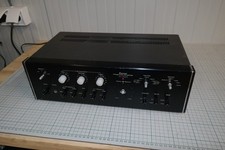 Amplificatore stereo integrato