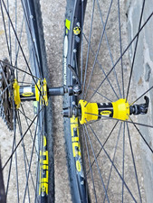 Mavic Crossride 26 wheelset front and rear · Yellow Mavic hubs &Hutchinson tyres