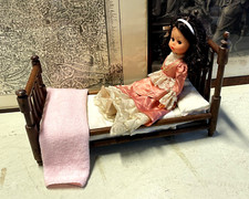 ANTICO RARO LETTO BAMBOLA BAMBOLOTTO LETTINO LEGNO TORNITO CULLA CORREDO '900