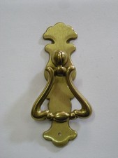 MP0700 MANIGLIETTA OTTONE PENDENTE ORO 75x35 RESTAURO MOBILE ANTICO VECCHIO