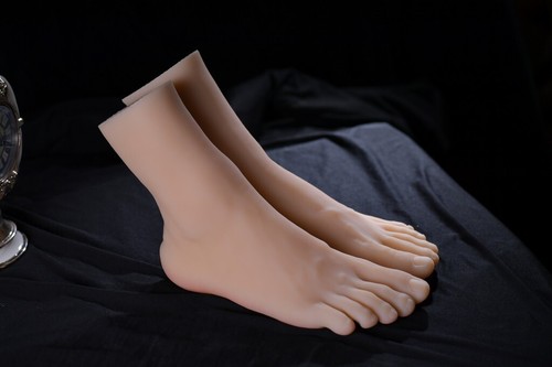 Manichino realistico - , in