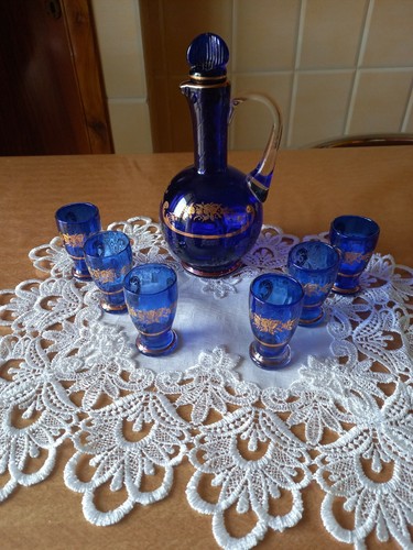 Vecchio servizio bicchieri - vecchio,