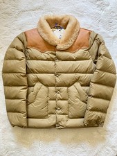 Piumino con colletto in