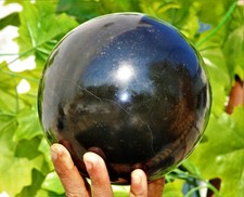 Grande globo sfera pietra