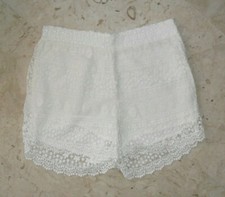 Attuali e Alla Moda Pantaloncini Shorts STRADIVARIUS  in Pizzo Tg.  S  AFFARE