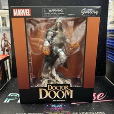 DOCTOR DOOM ACTION FIGURE DIAMOND GALLERY NUOVA ORIGINALE 25 CM MARVEL