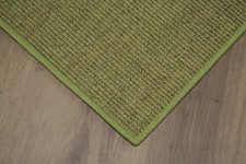 Tappeto in sisal bordato verde