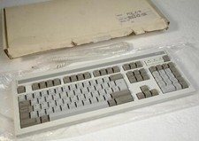 Tastiera nuova vintage vecchia