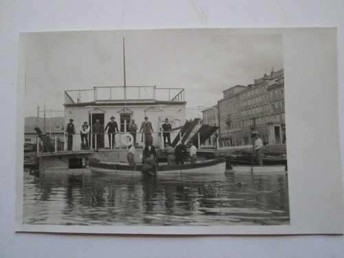 Trieste cartolina natante - trieste,