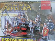 ESPOSITORE IN LEGNO SOLDATINI