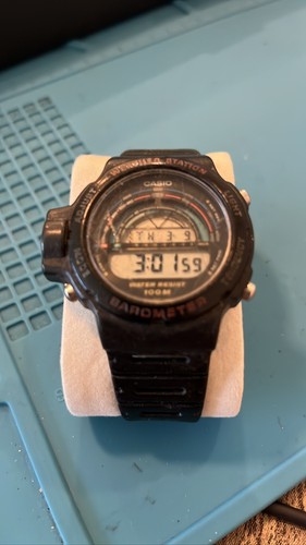 Orologio digitale barometro