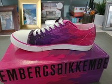 $200  Bikkembergs Finnie