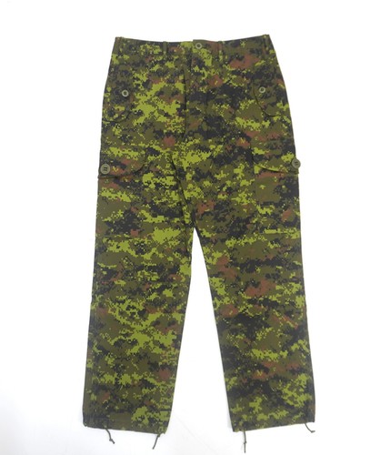 Pantaloni mimetici esercito