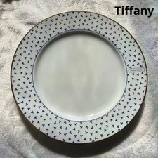 Servizio da tavola rotto con