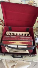 ? Fisarmonica Paolo Soprani 120 bassi vintage rossa. + Armonica Vin