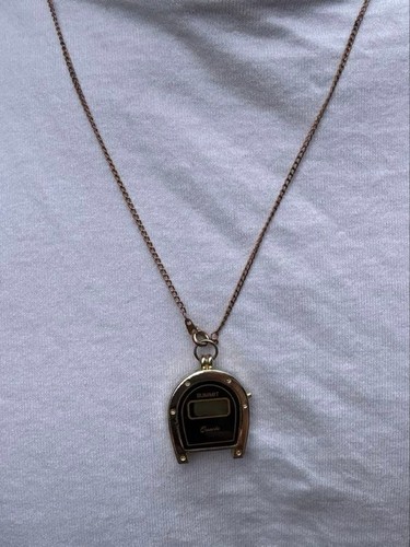 Collana con ciondolo orologio