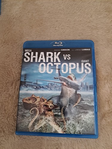 Mega shark giant - shark, vs.
