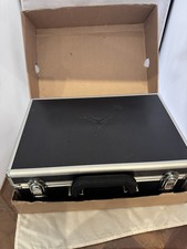 Rara custodia sneaker Nike Air