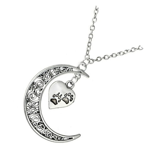 Collana con ciondolo forma - a,