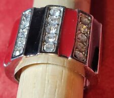 Anello in metallo con inserti