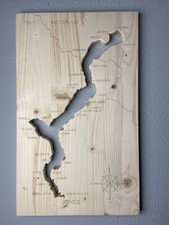 Mappa di legno lavorato lago