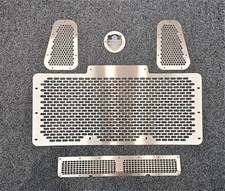 Griglia anteriore e set ali in