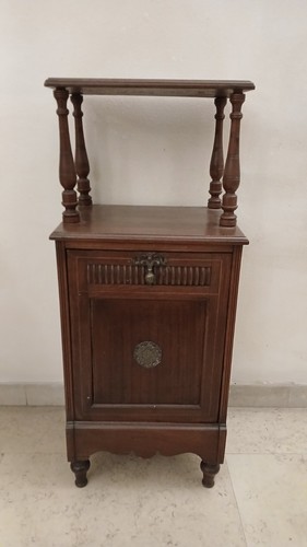 Mobiletto antico contenitore