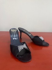 Gina stoffa e tacchi diamanti