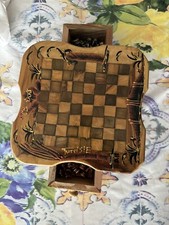 Scacchiera in legno lavorato a