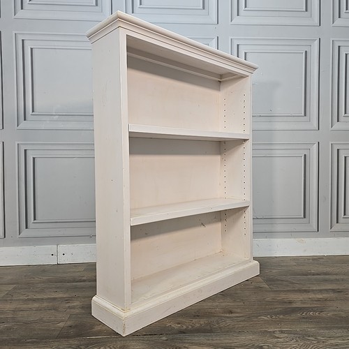 Libreria vintage dipinta