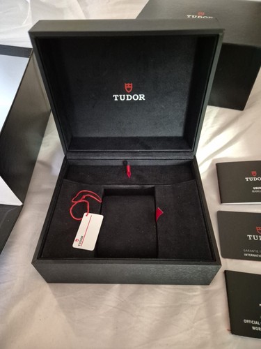 Tudor black bay scatola e - 54,