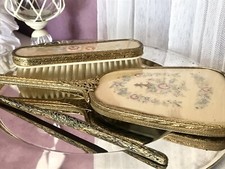 Antico set parrucchiere spazzola vestiti specchio a mano pettine ottone oro elegante Petit Point