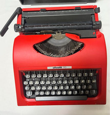 Macchina da scrivere Olivetti
