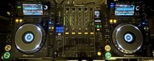 Pioneer CDJ-2000NXS (x2) +