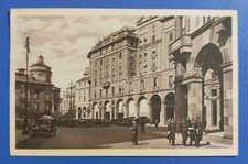1937 Milano - piazza Crispi - guardie municipali vigili urbani - Texas Company