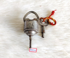 Antico Fatto a Mano Vite Sistema Rotondo Ferro Lucchetto Funzionante Old