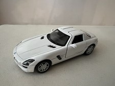 Modellino MERCEDES-BENZ SLS AMG Scala 1/36 Kinsmart