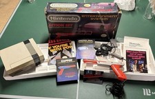 NINTENDO NES ACTION SET ZAPPER