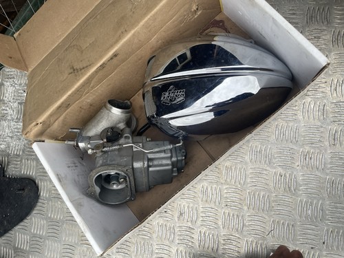 Collettore carburatore - , e