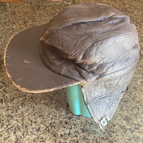 Cappello berretto casco pelle